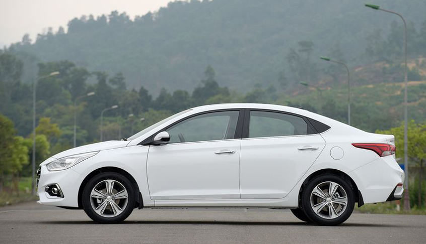 Xe tự lái Huyndai Accent